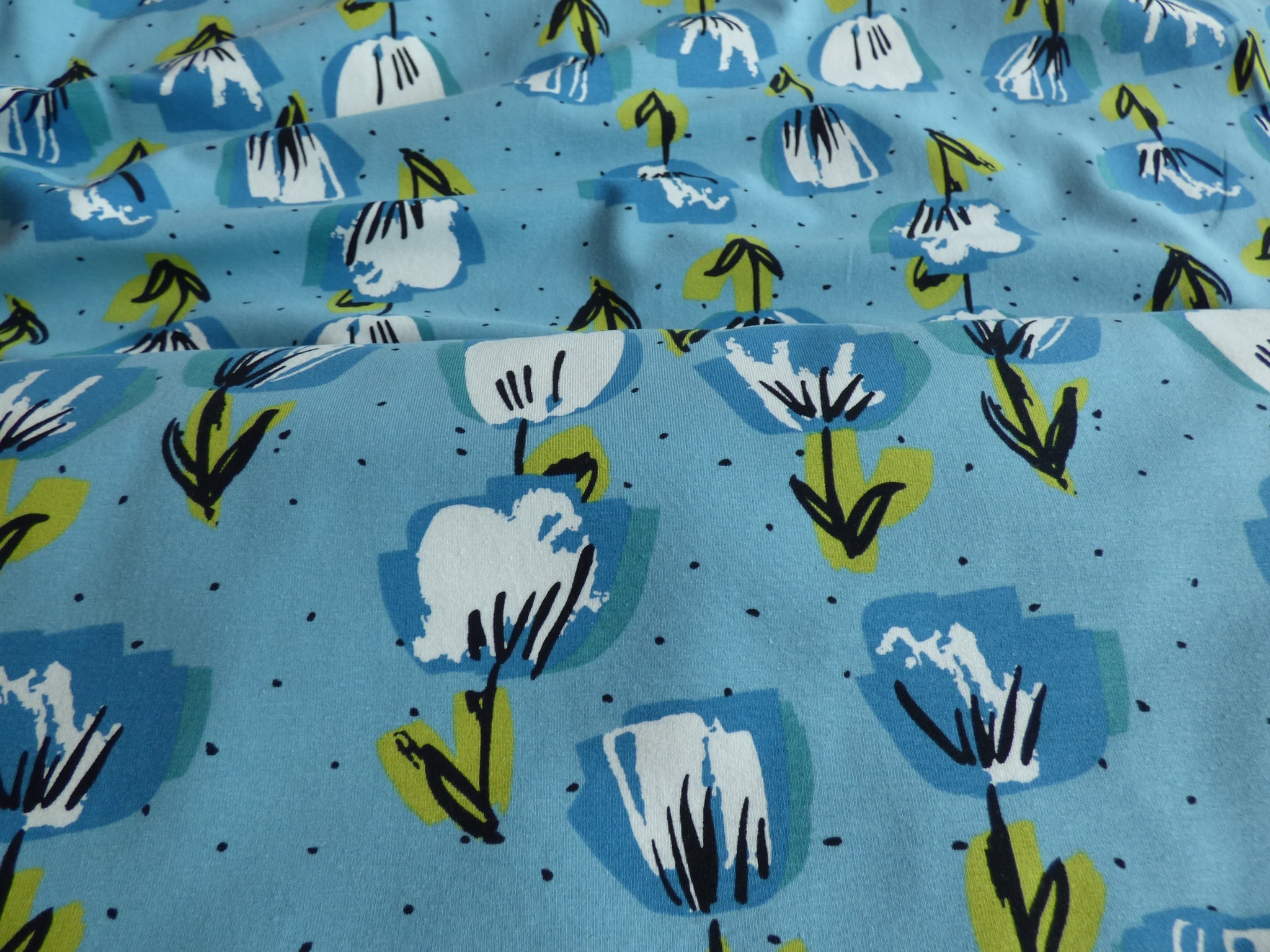 Kék virágos pamut jersey